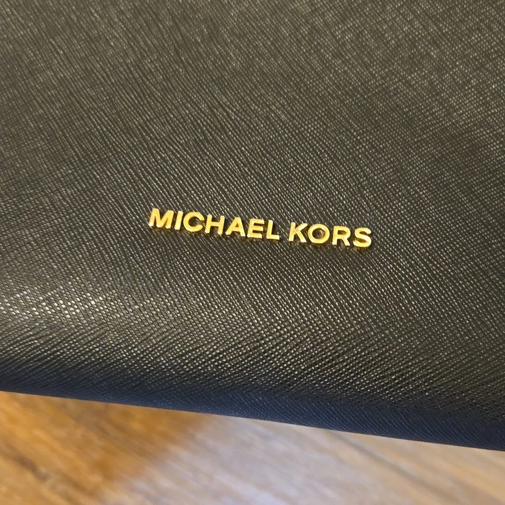 Michael Kors crossbody tote bag black like NEW condition